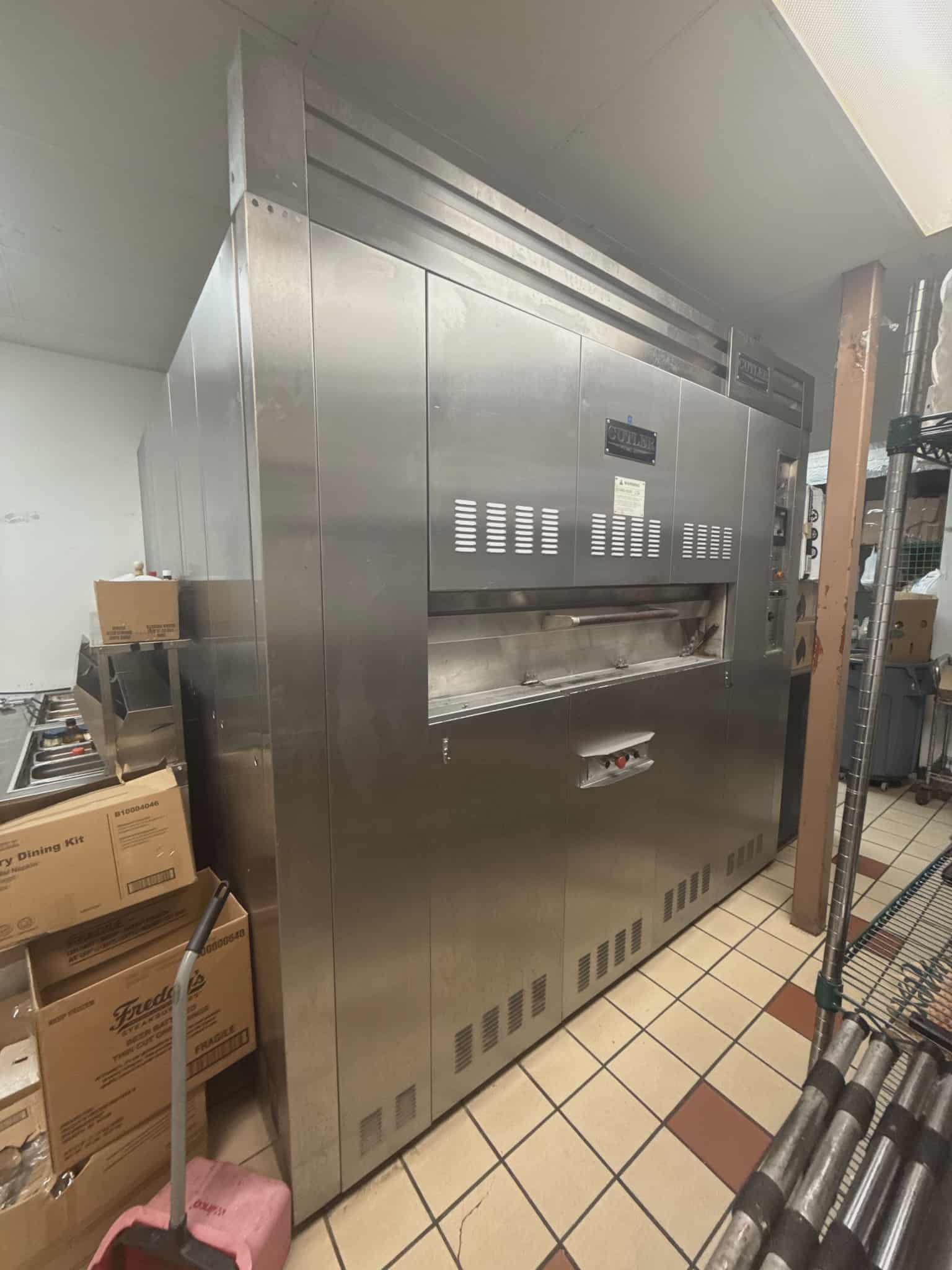 Cutler 8-16 revolving tray oven natural gas